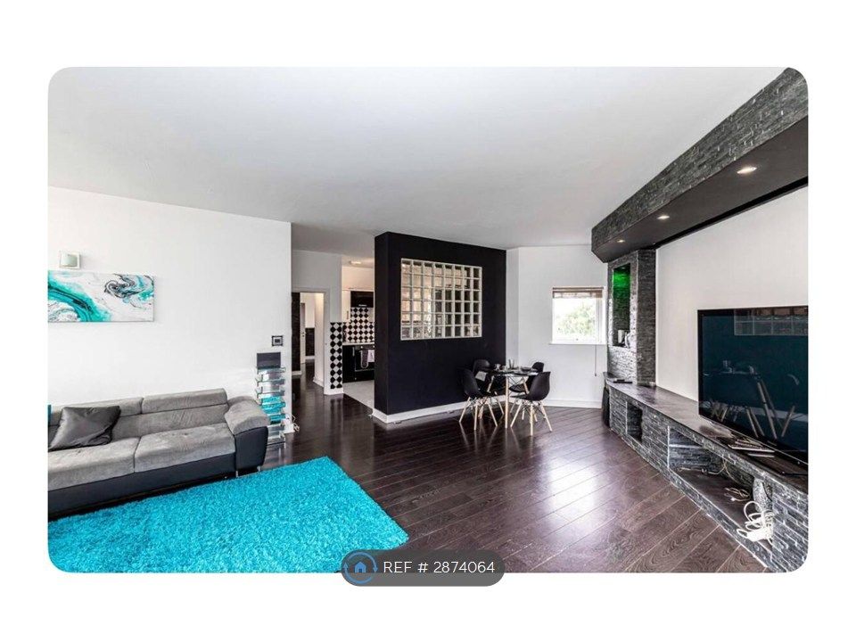 Property photo 1 of 15 Lounge Pic 1