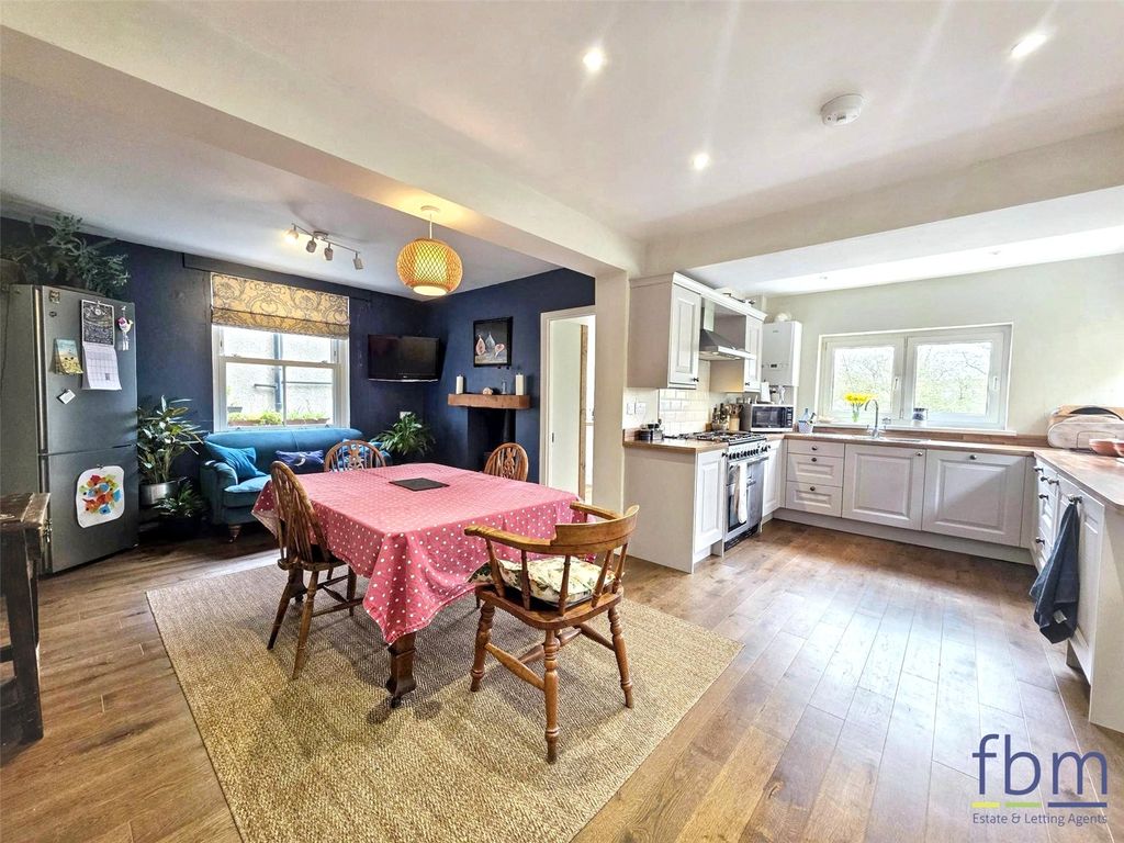 Property photo 3 of 43 Picture No. 33