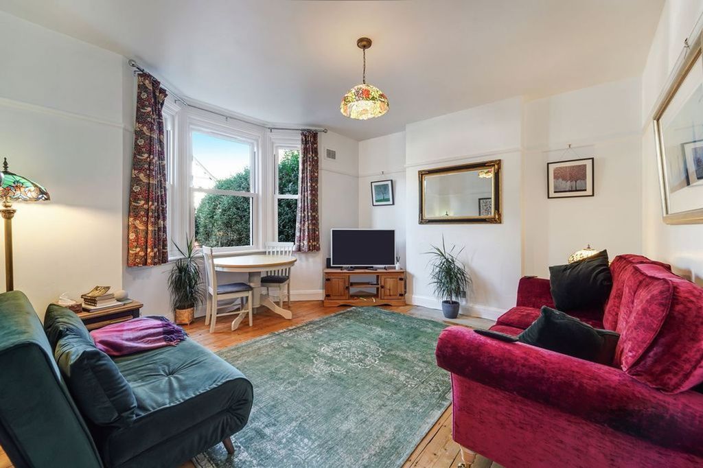 Property photo 2 of 8
