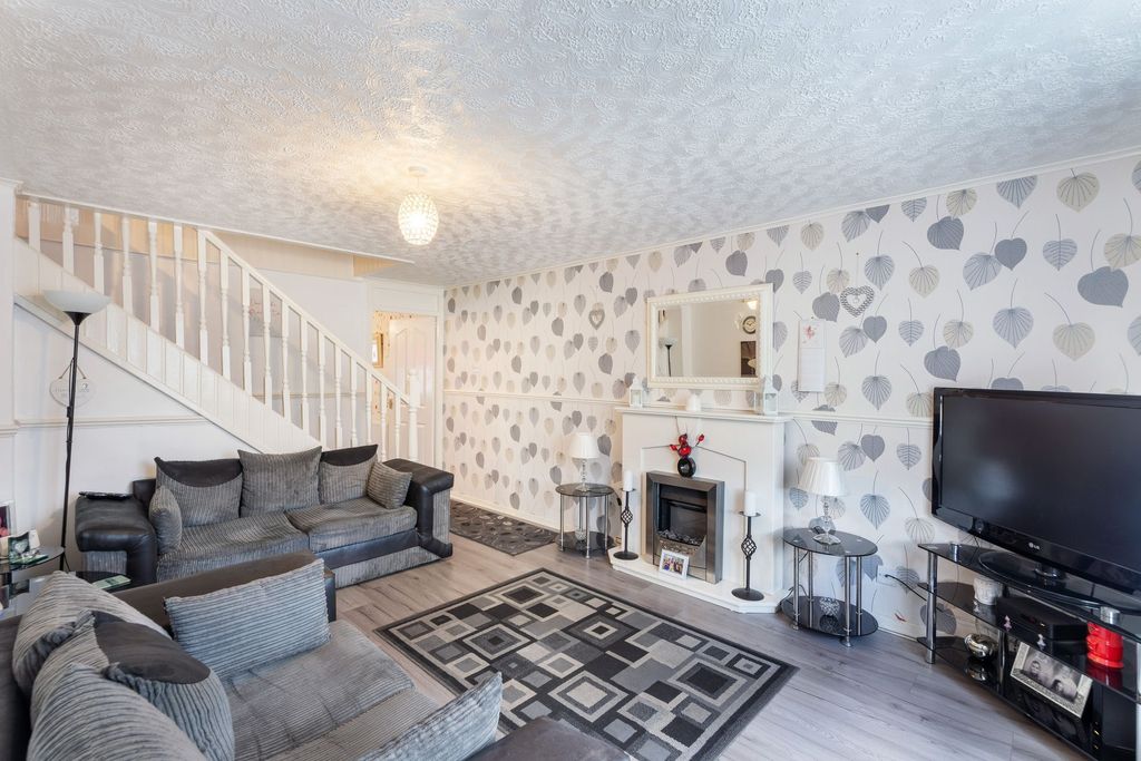 Property photo 3 of 20