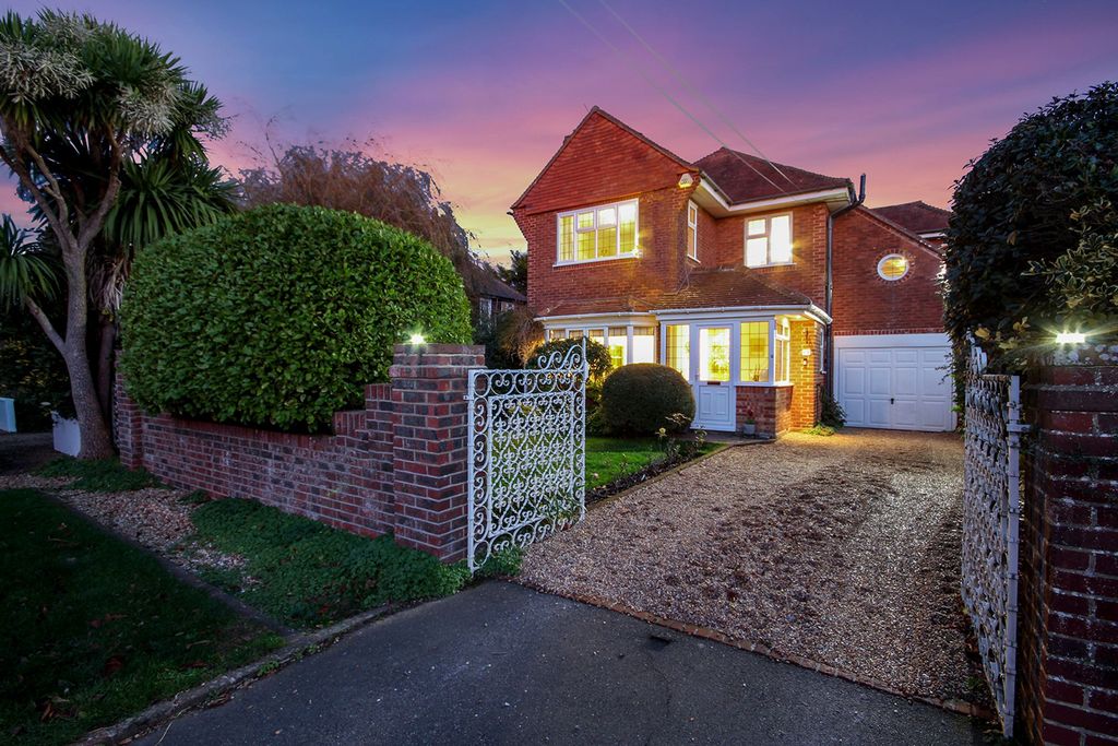 Property photo 1 of 17 Twilight