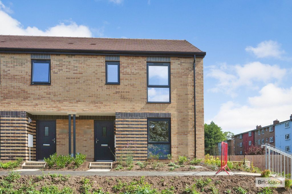 Property photo 2 of 14