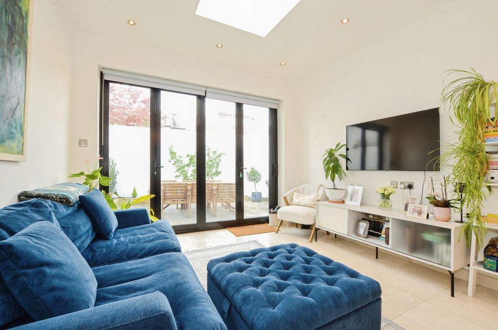 Property photo 3 of 12 Reception Room