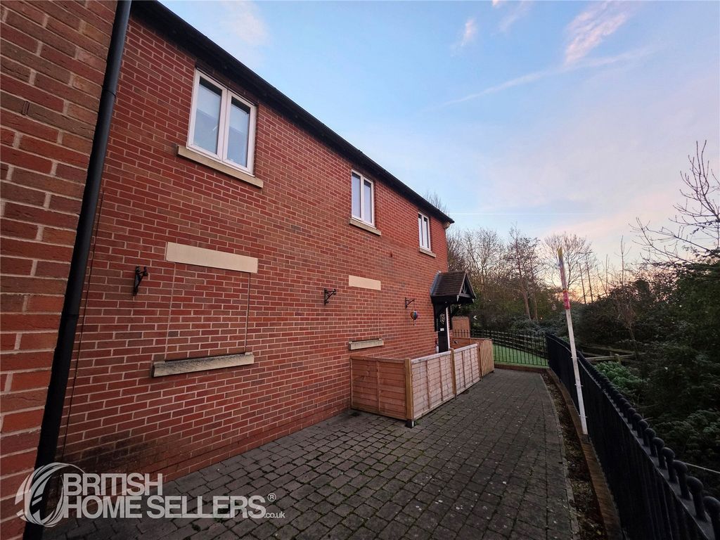 Property photo 2 of 13 Picture No. 15