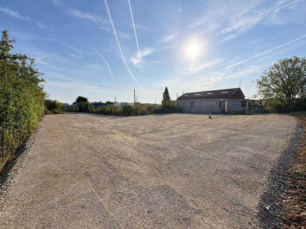 Property photo 1 of 9