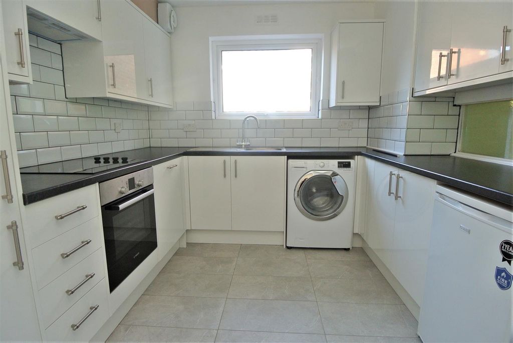 Property photo 2 of 9 Kitchen.Jpg