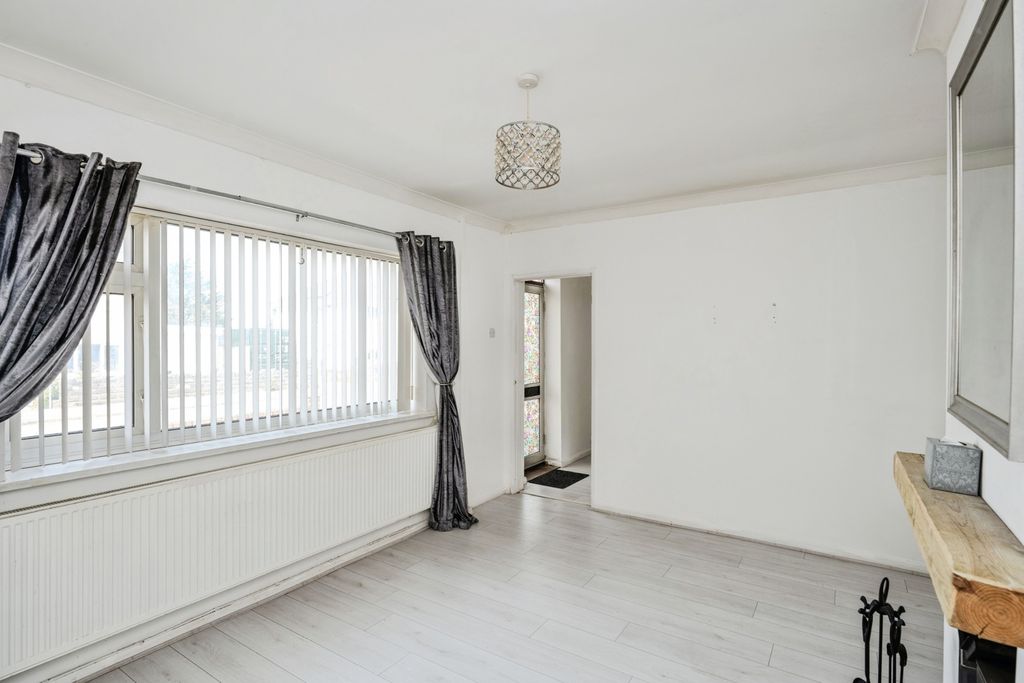 Property photo 2 of 20 Pbox-Img.Jpg