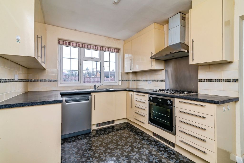 Property photo 3 of 17 Pbox-Img.Jpg