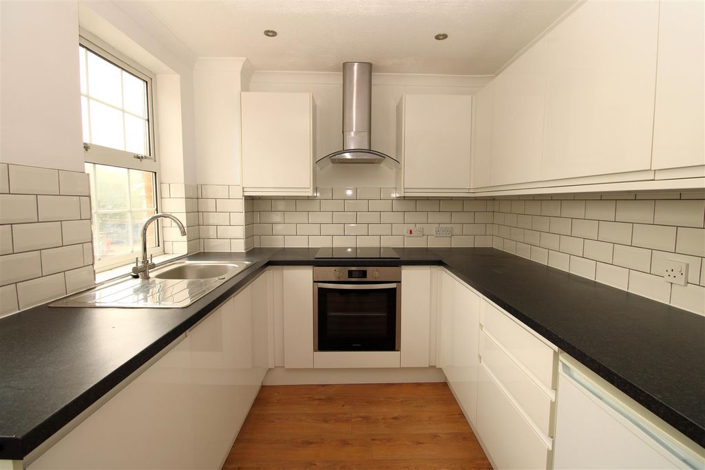 Property photo 3 of 16 New Kitchen1.Jpg