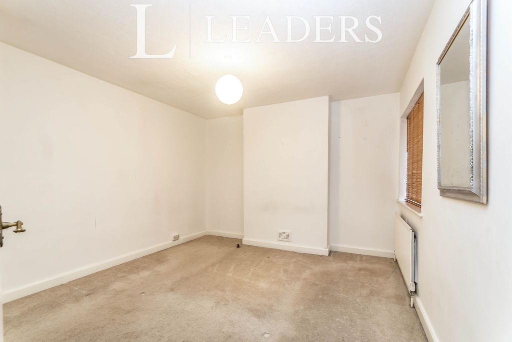 Property photo 3 of 10 3