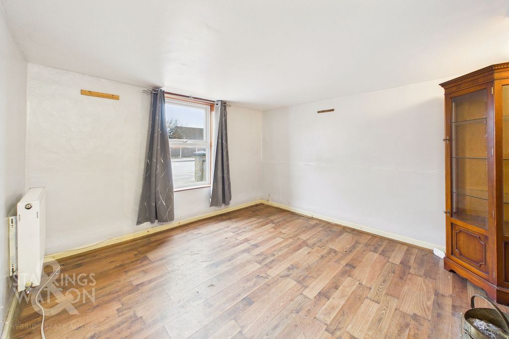 Property photo 2 of 26