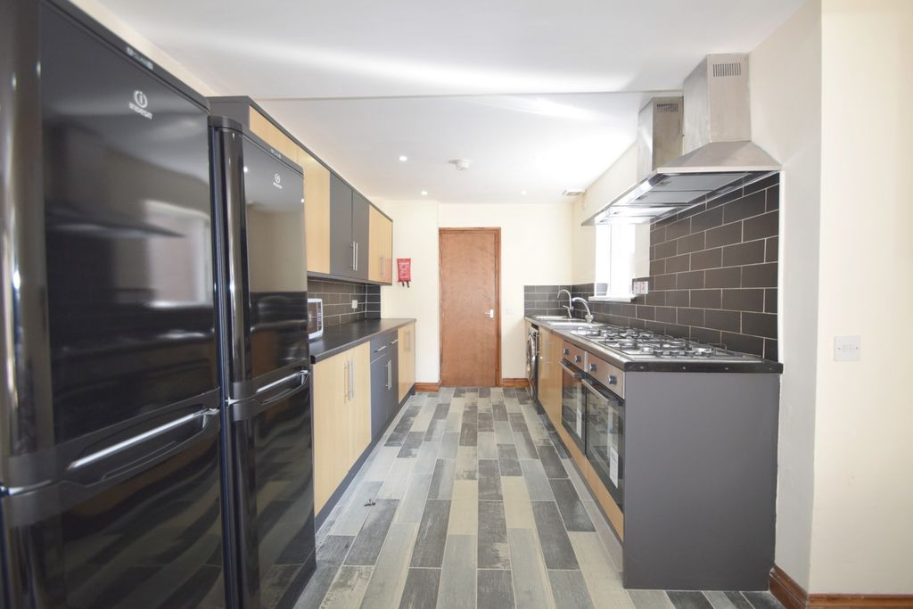 Property photo 2 of 18 Photo 5