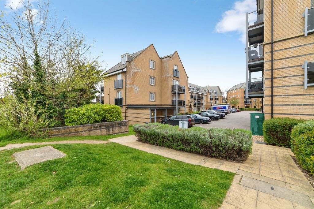 Property photo 2 of 17