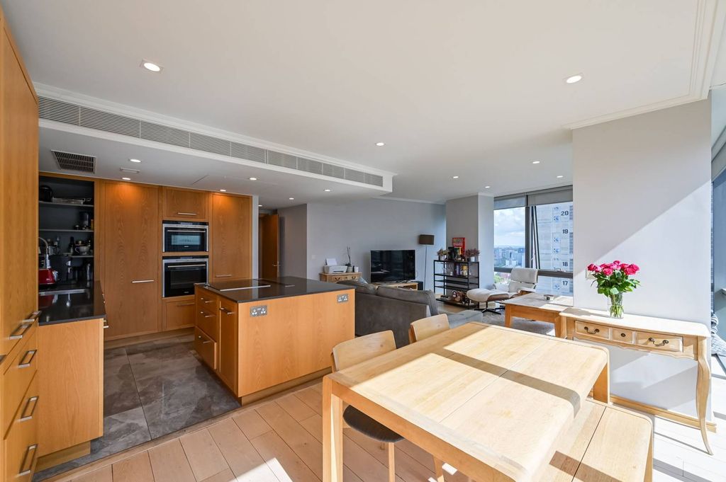 Property photo 1 of 25