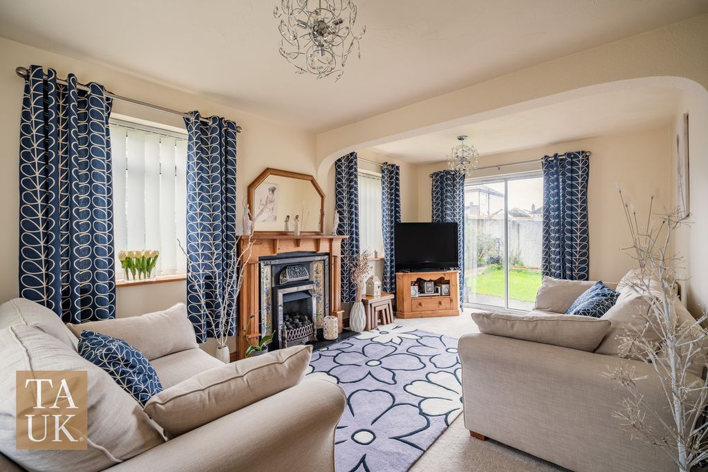 Property photo 2 of 14