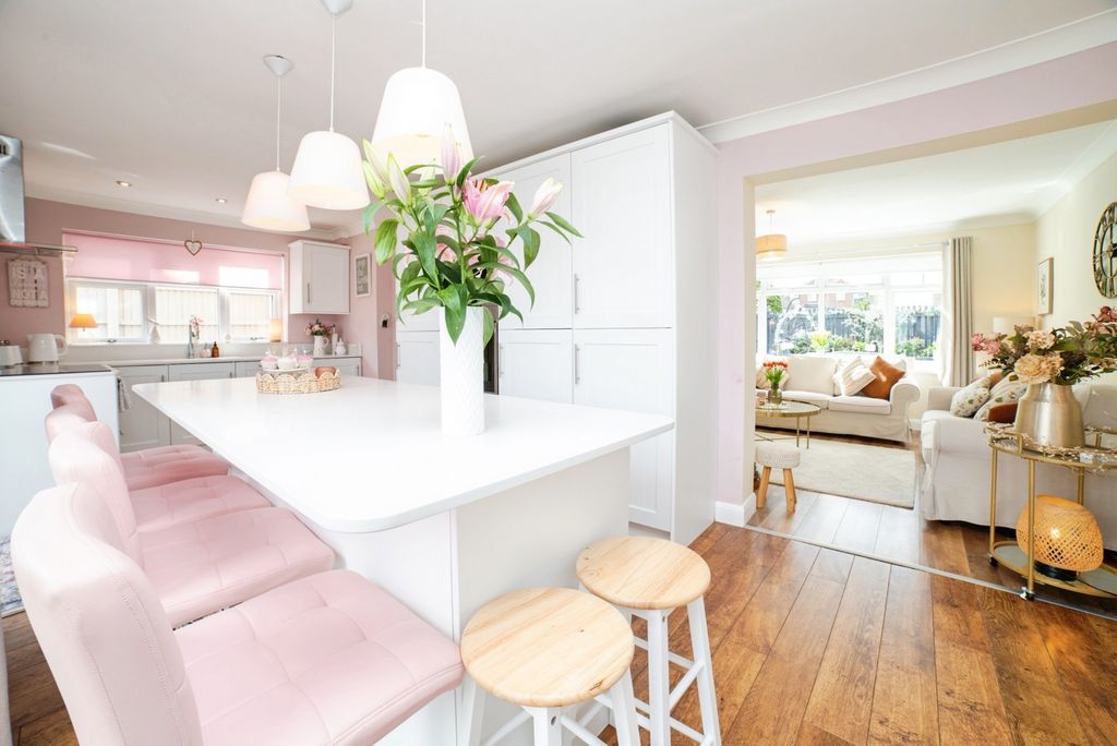 Property photo 2 of 17 Pbox-Img.Jpg