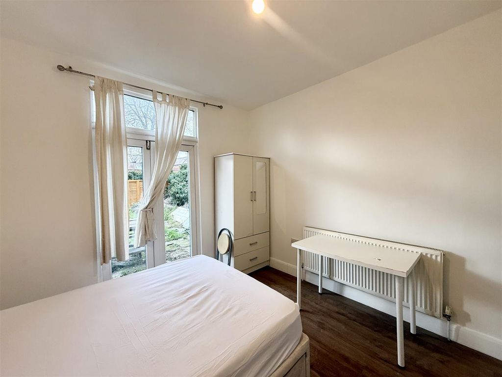 Property photo 3 of 8 Img_2485.Jpeg