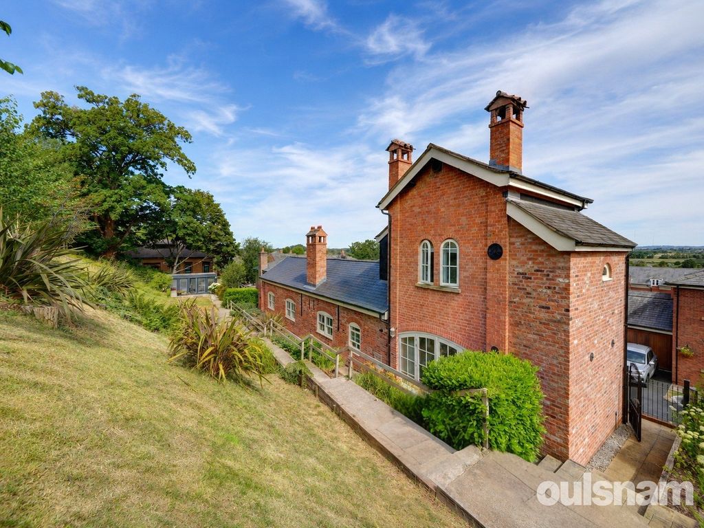 Property photo 2 of 37 Picture No. 14
