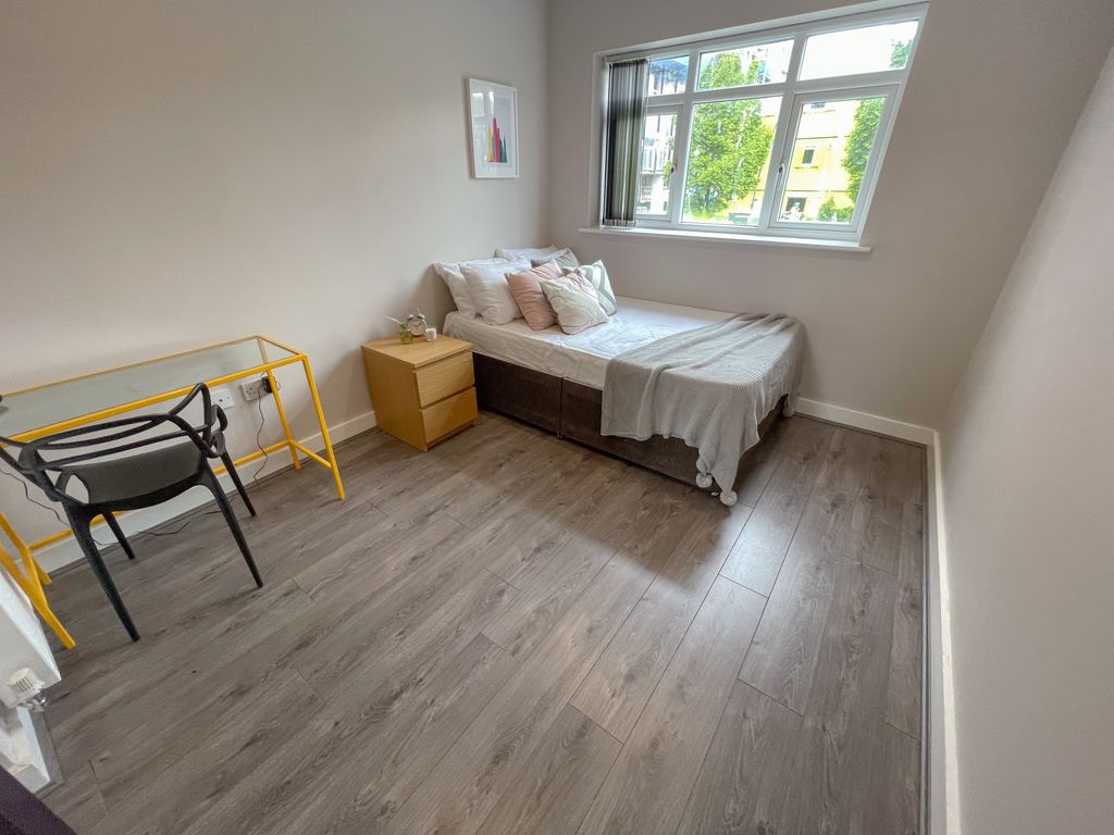 Property photo 2 of 14 1