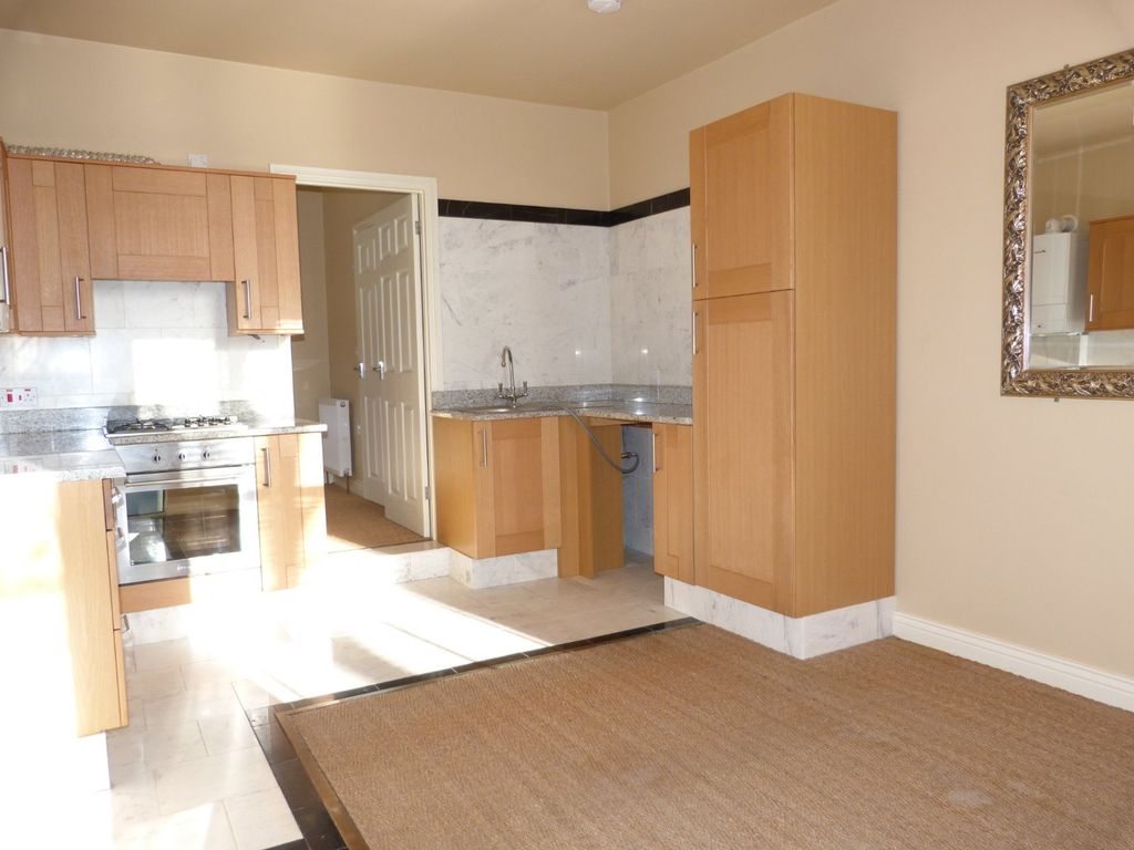 Property photo 2 of 8 Living Space