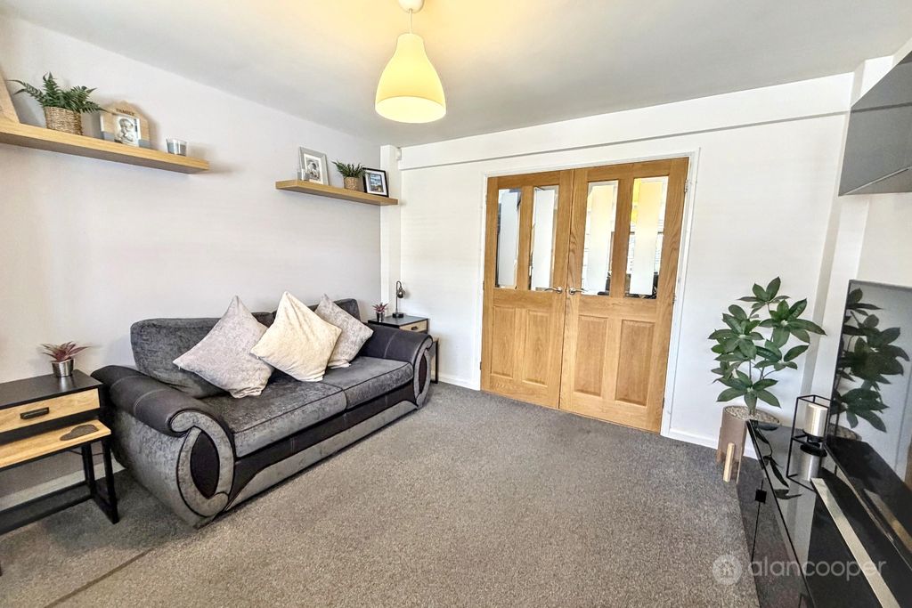Property photo 3 of 27 5318494
