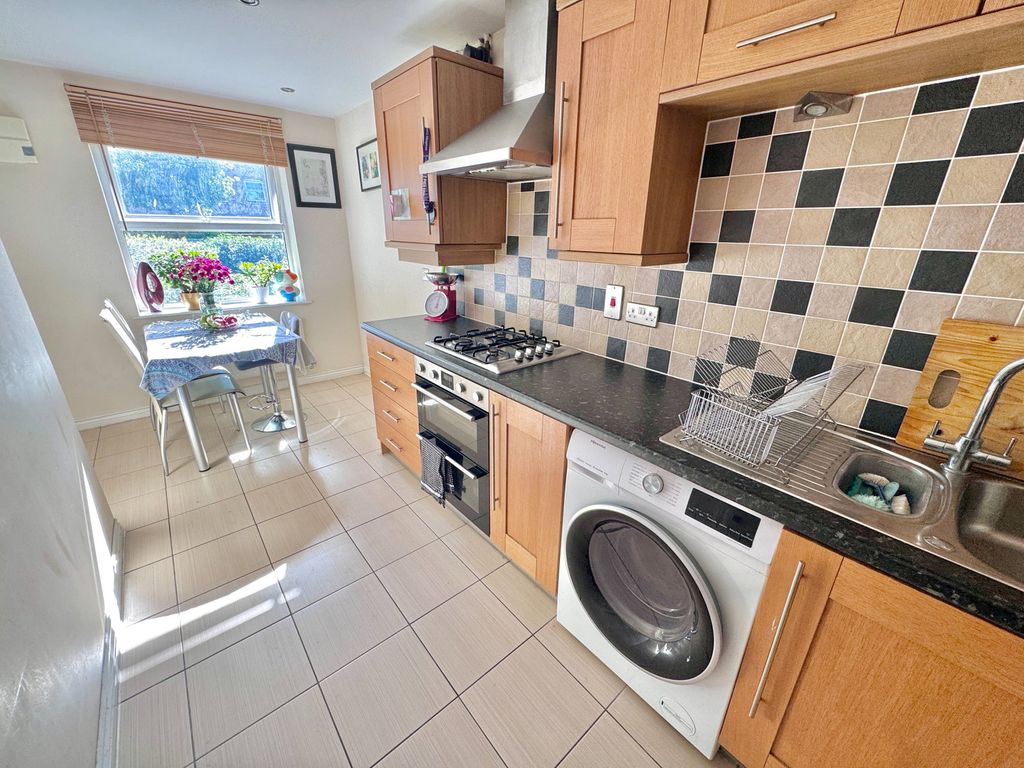 Property photo 3 of 17