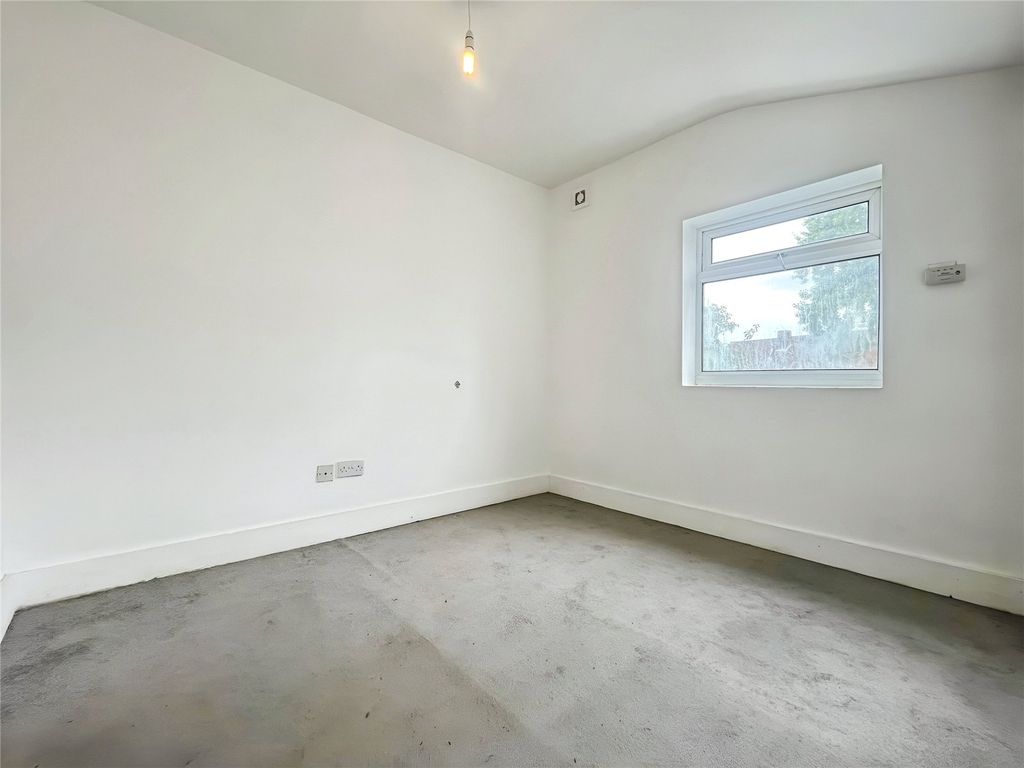 Property photo 3 of 11 Bedroom