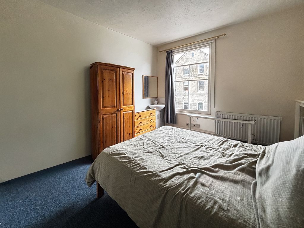 Property photo 3 of 14 Bedroom 6