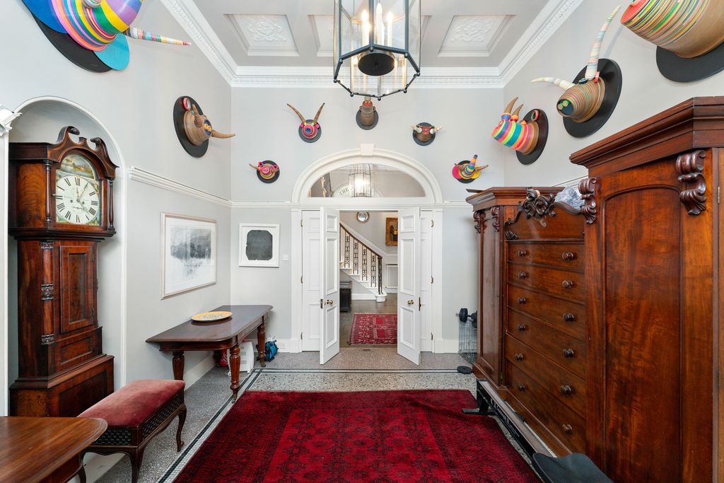 Property photo 2 of 35