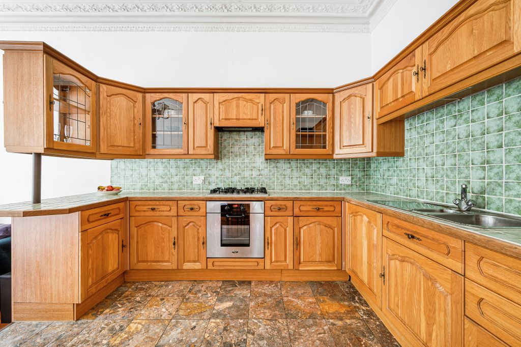 Property photo 2 of 12 Kitchen 3