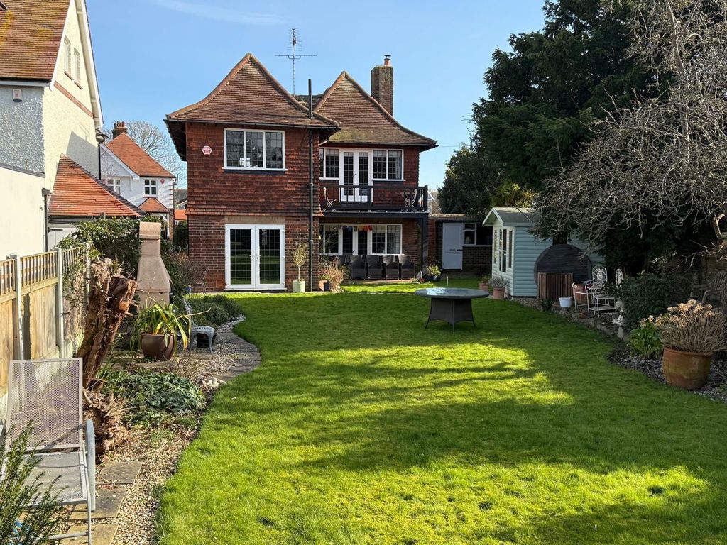 Property photo 2 of 18