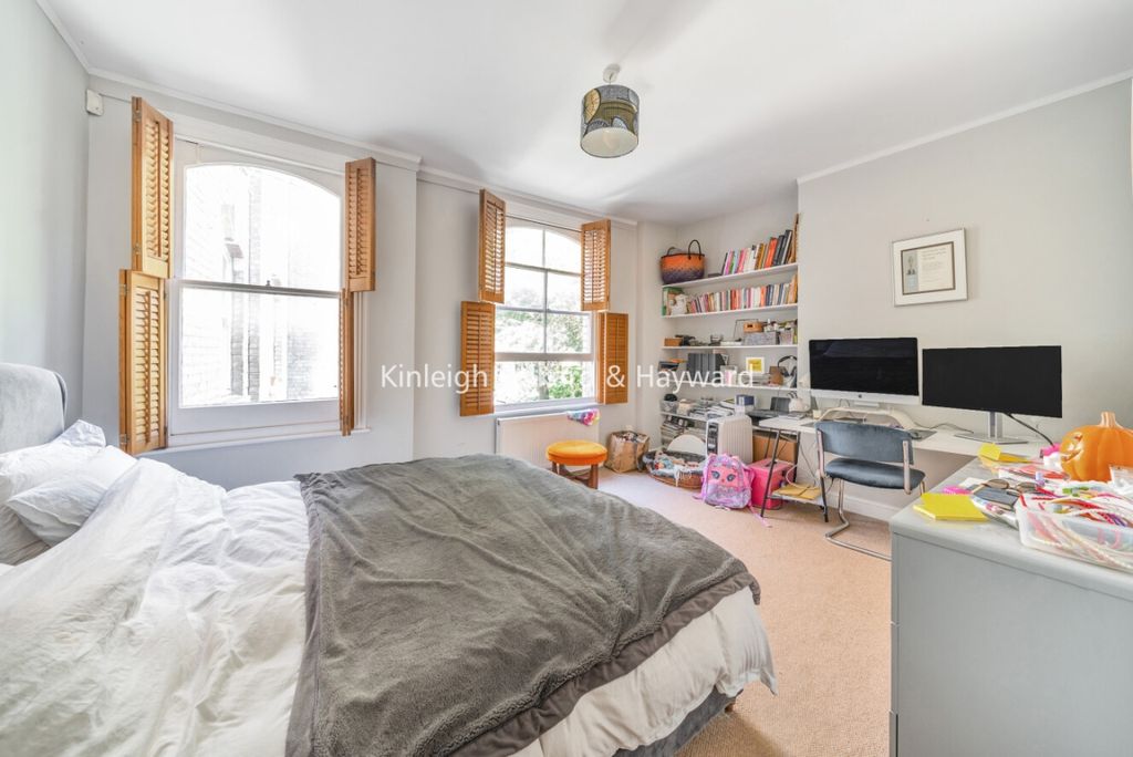 Property photo 3 of 8 349591ba-0247-49F7-B