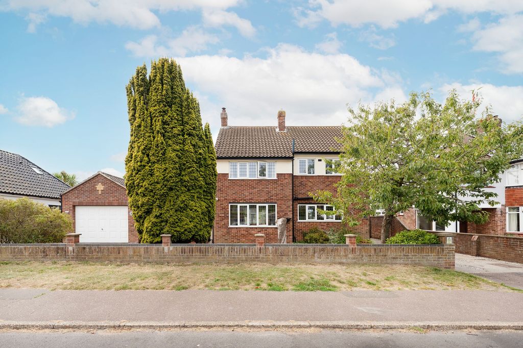 Property photo 1 of 27