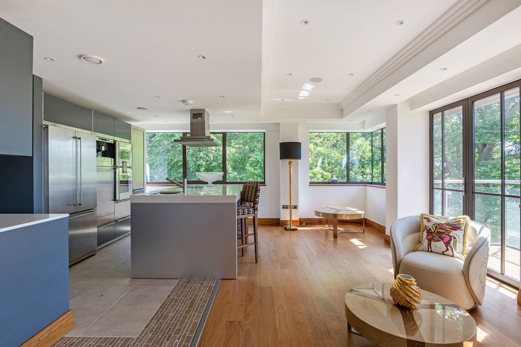 Additional image 11 of 2 bed flat for saleCharters Road, Sunningdale, Berkshire SL5