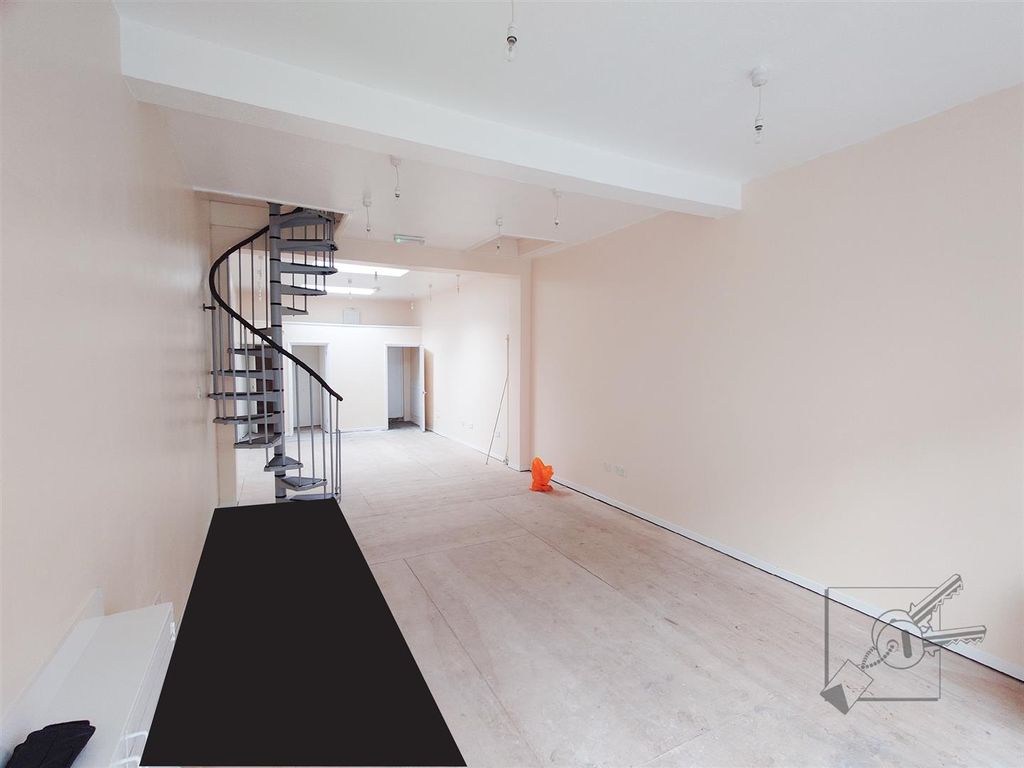 Property photo 3 of 4
