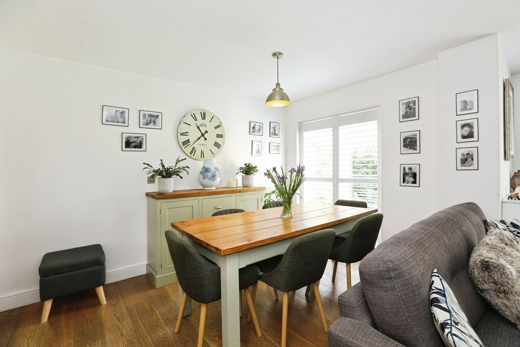 Property photo 3 of 30 Pbox-Img.Jpg