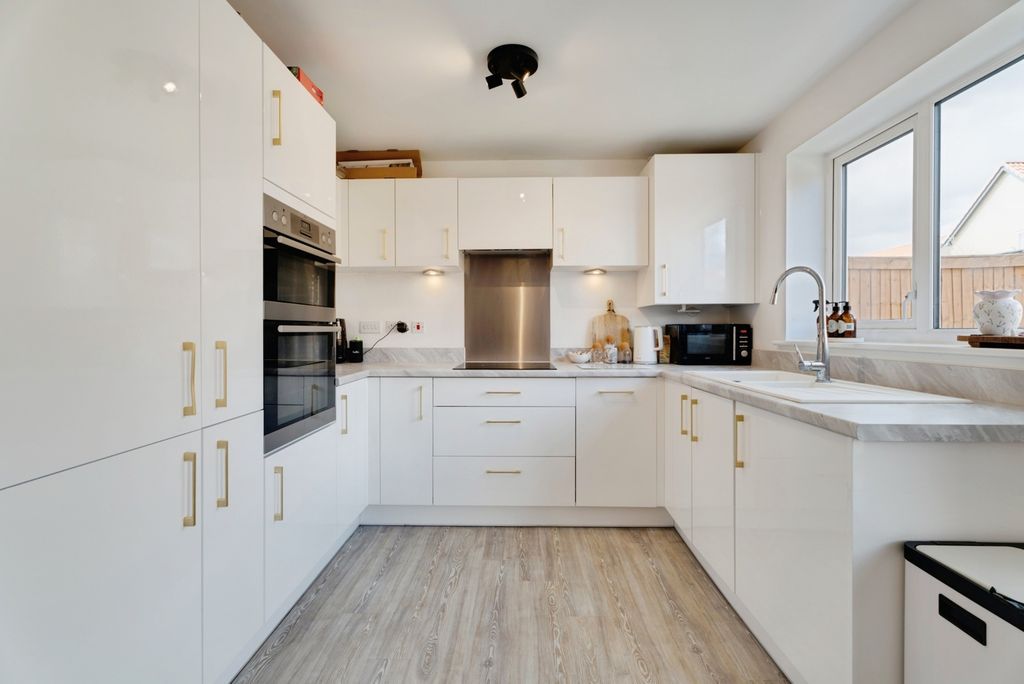 Property photo 3 of 19 Pbox-Img.Jpg