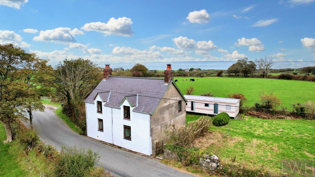 Property photo 2 of 27 Side Elevation And Caravan