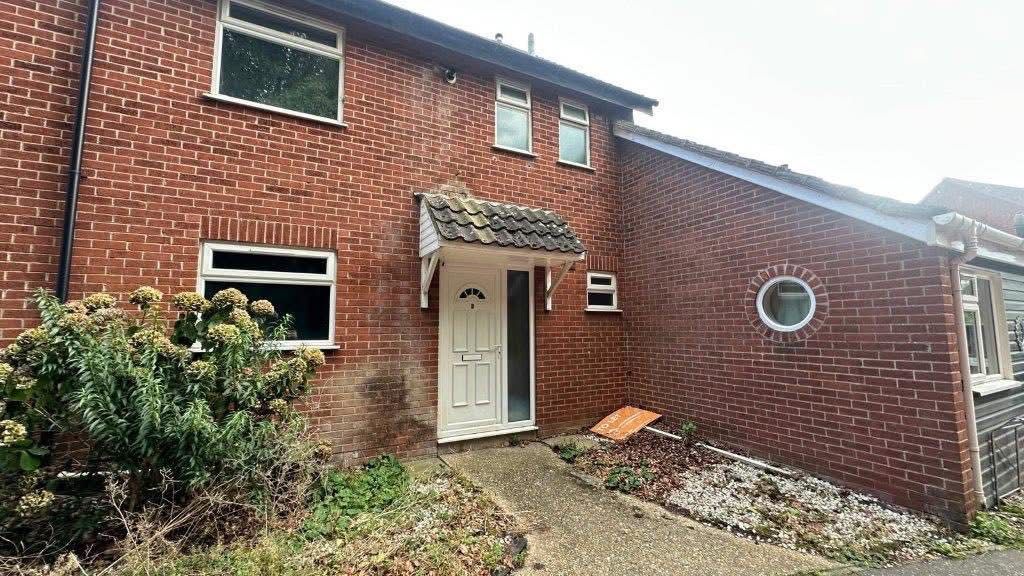 Property photo 2 of 8