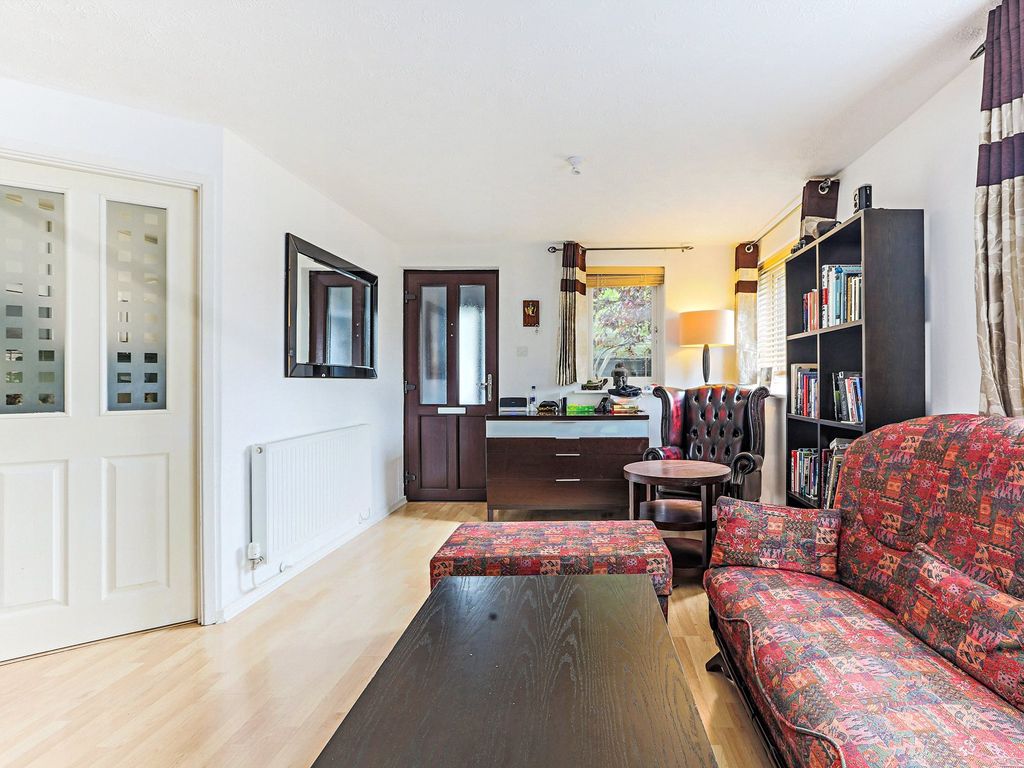 Property photo 3 of 9 Docklands, E14
