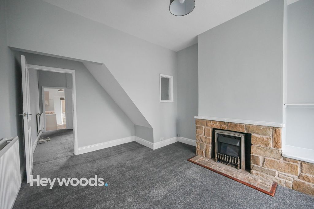 Property photo 2 of 34