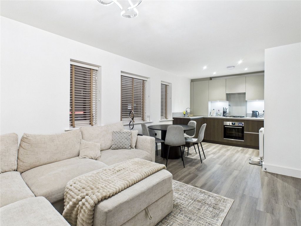 Property photo 1 of 12 1 - Picture No. 02