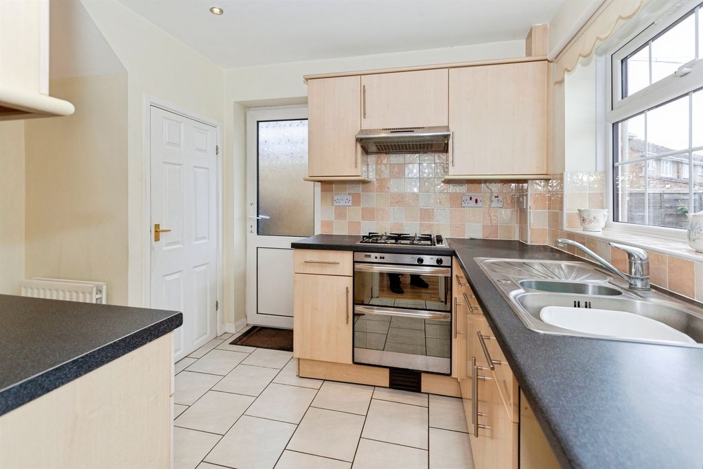 Property photo 2 of 19