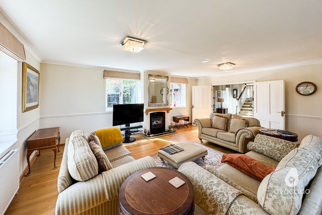 Property photo 3 of 45 4861707