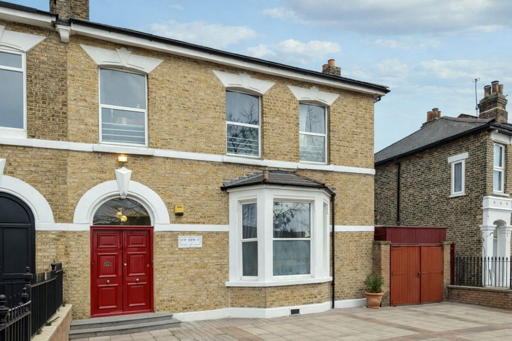 Property photo 1 of 34