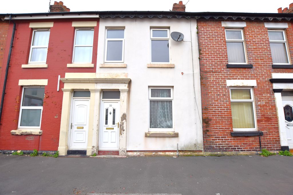 Property photo 1 of 8