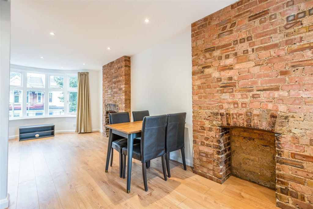 Property photo 3 of 18 Dining Area