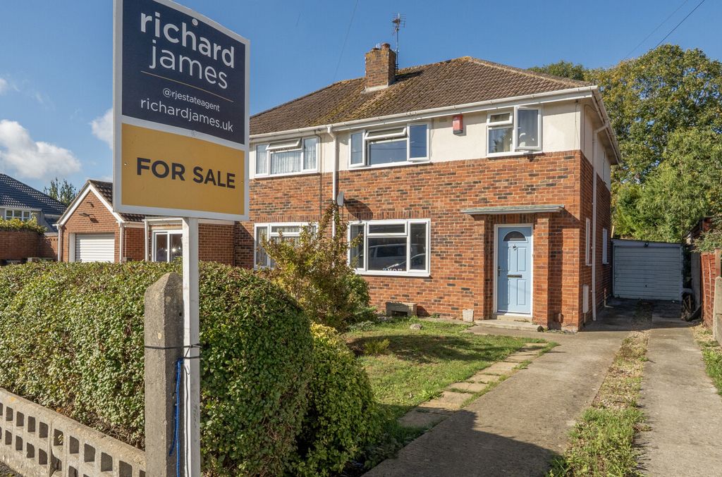 Property photo 1 of 12 15278831