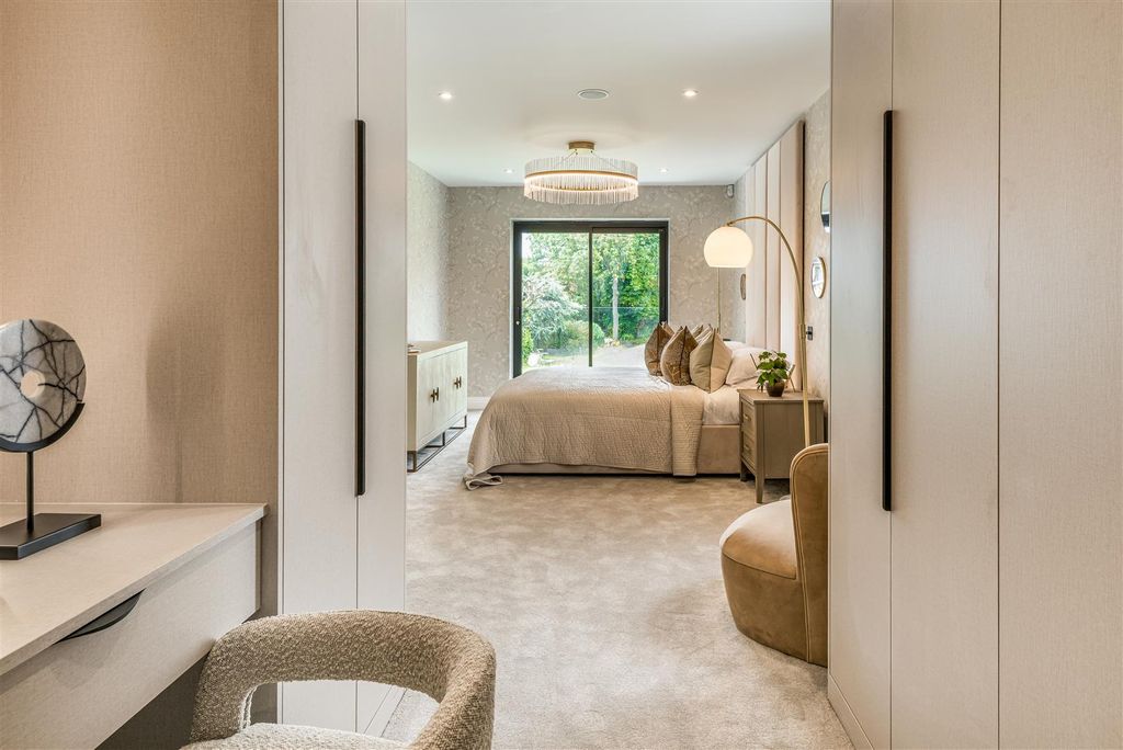 Additional image 31 of 5 bed property for salePlot 4, Chase View, Spring Court Road, Enfield EN2
