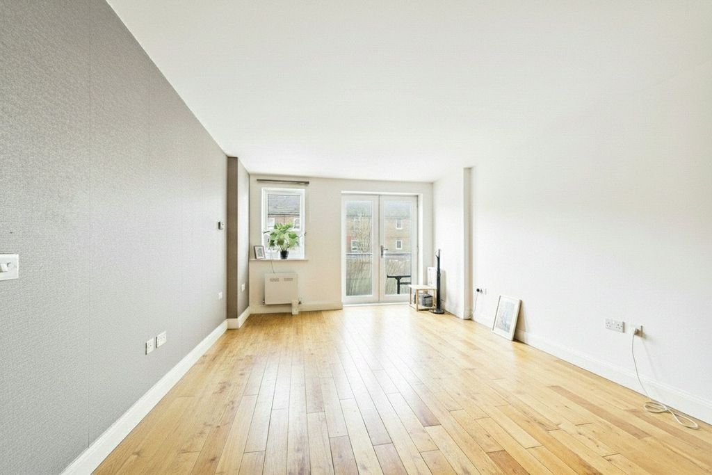 Property photo 2 of 7 Picture No. 20